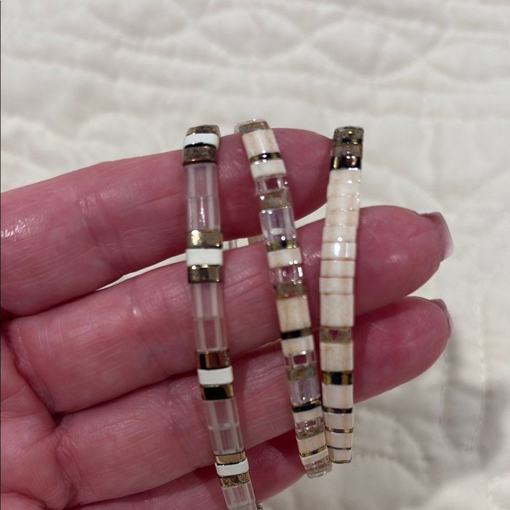 (3)Elegant Gold and Cream Bangle Set -Stretch